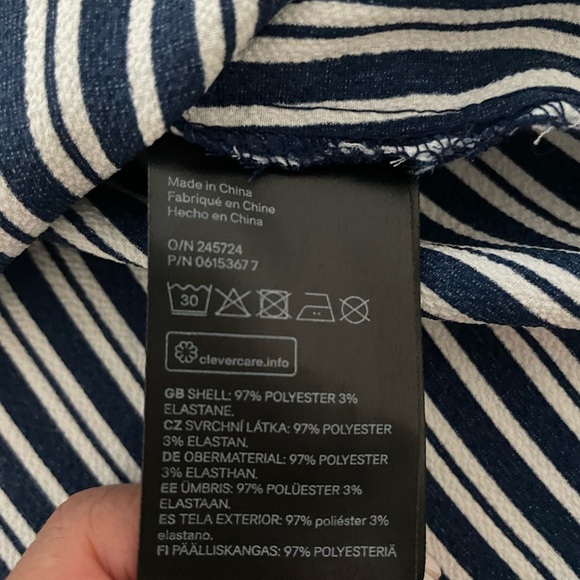 H&M off the shoulder blouse - size 8 - Picture 2 of 4